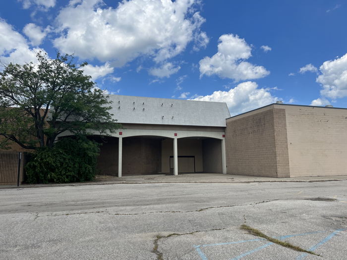 Hampton Towne Centre (Hampton Square Mall) - July 31 2022 (newer photo)